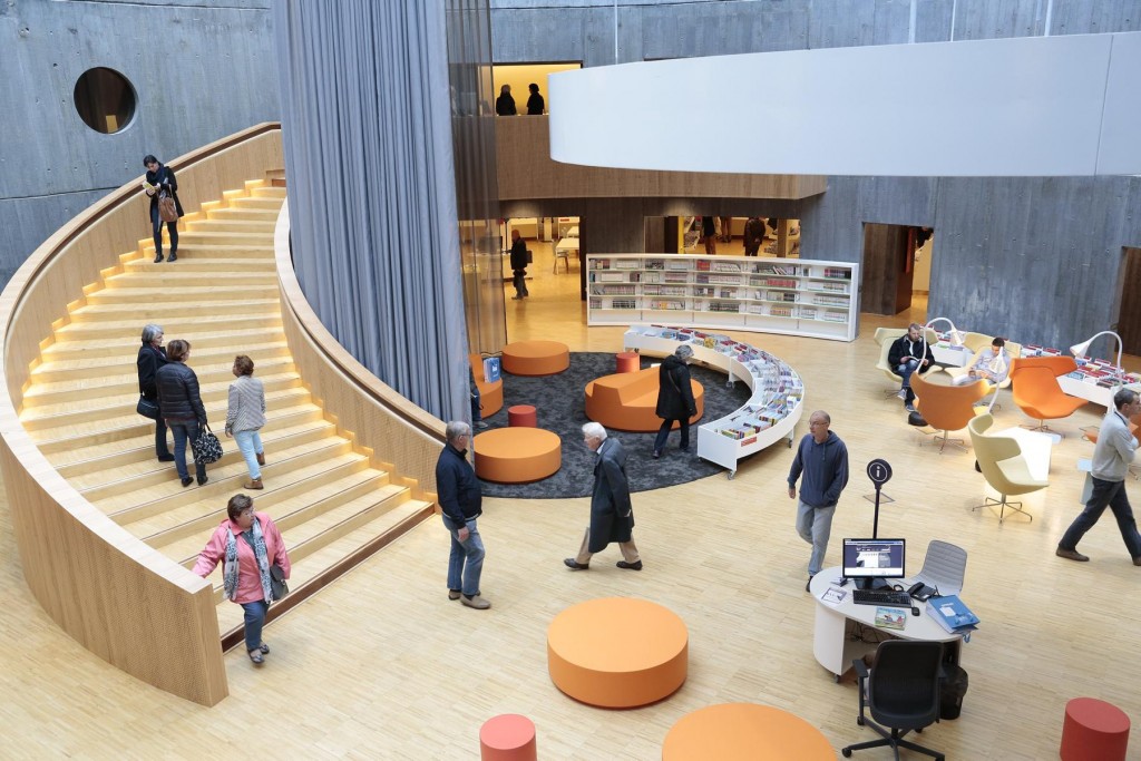 bibliotheque oscar Niemeyer 1er jour d'ouverture.